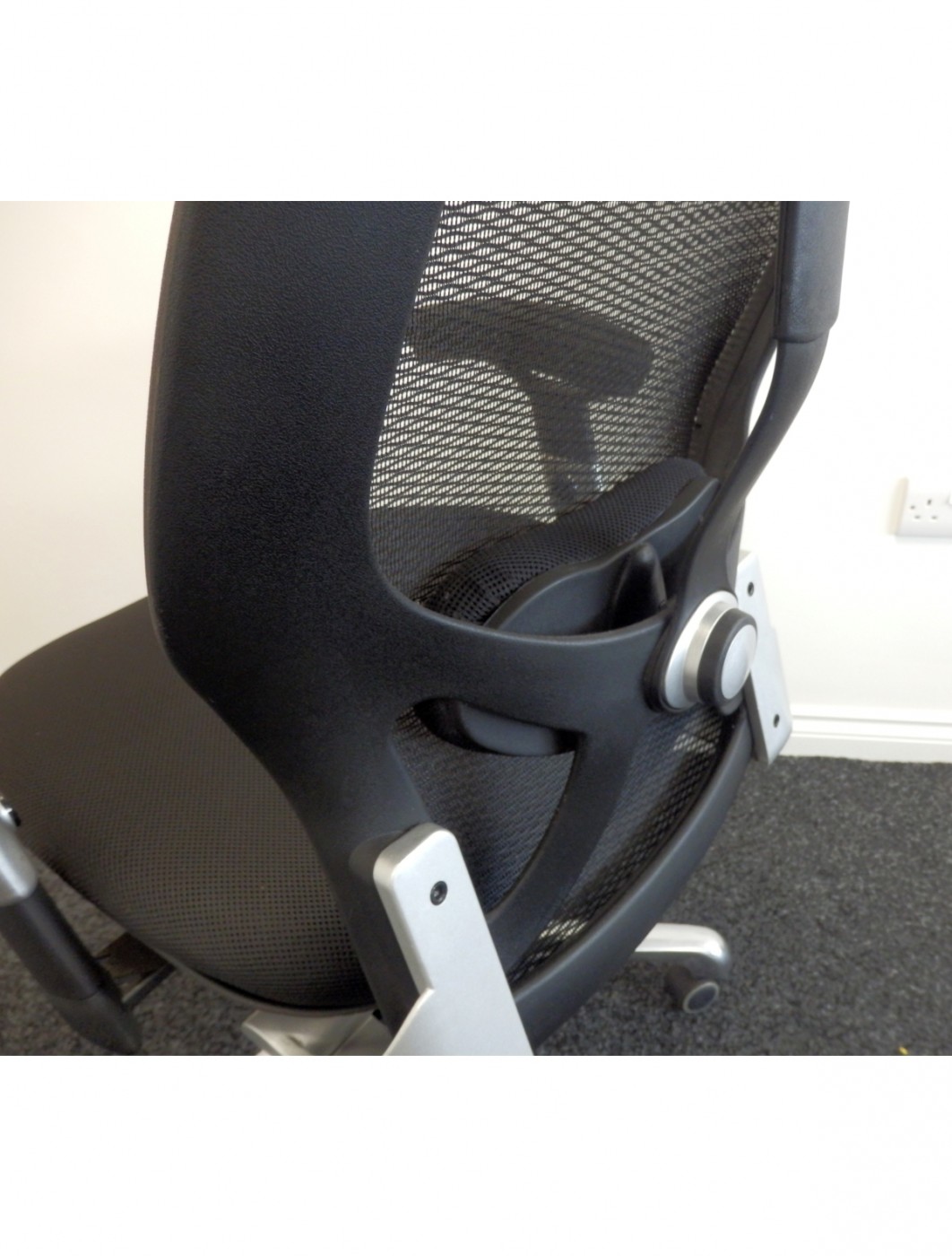 Ergo mesh shop manager chair